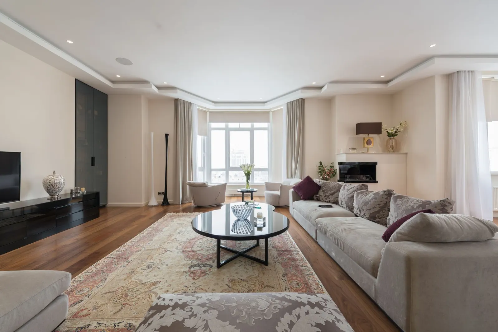 Casa 2 dormitórios para locação em Raimundo Pereira de Magalhães, São Paulo — Sala de estar