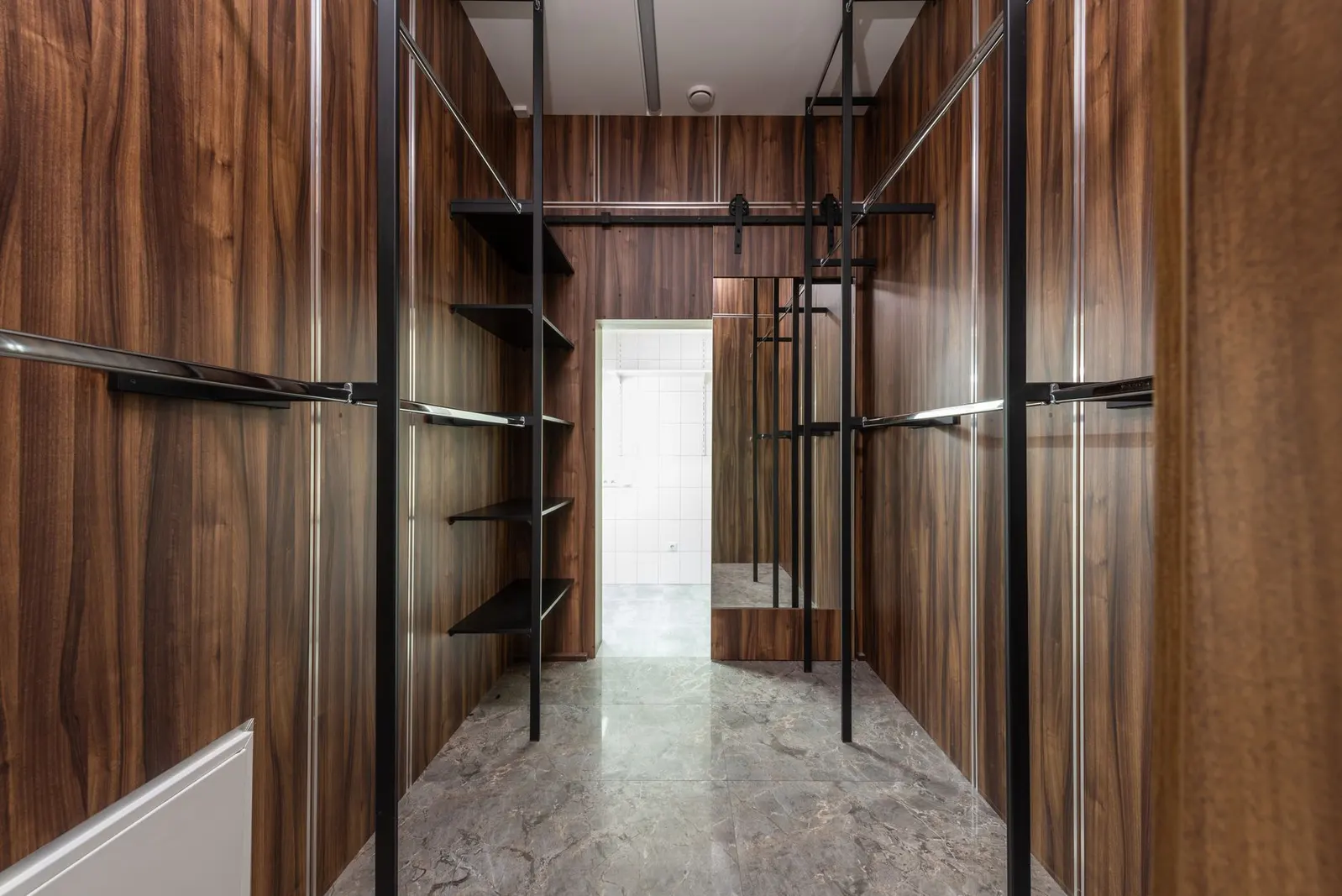 Studio para locação em Cambuci, São Paulo — Closet