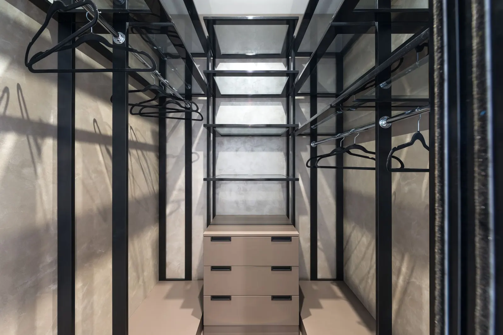 Studio à venda em Jardim Varginha III, São Paulo — Closet