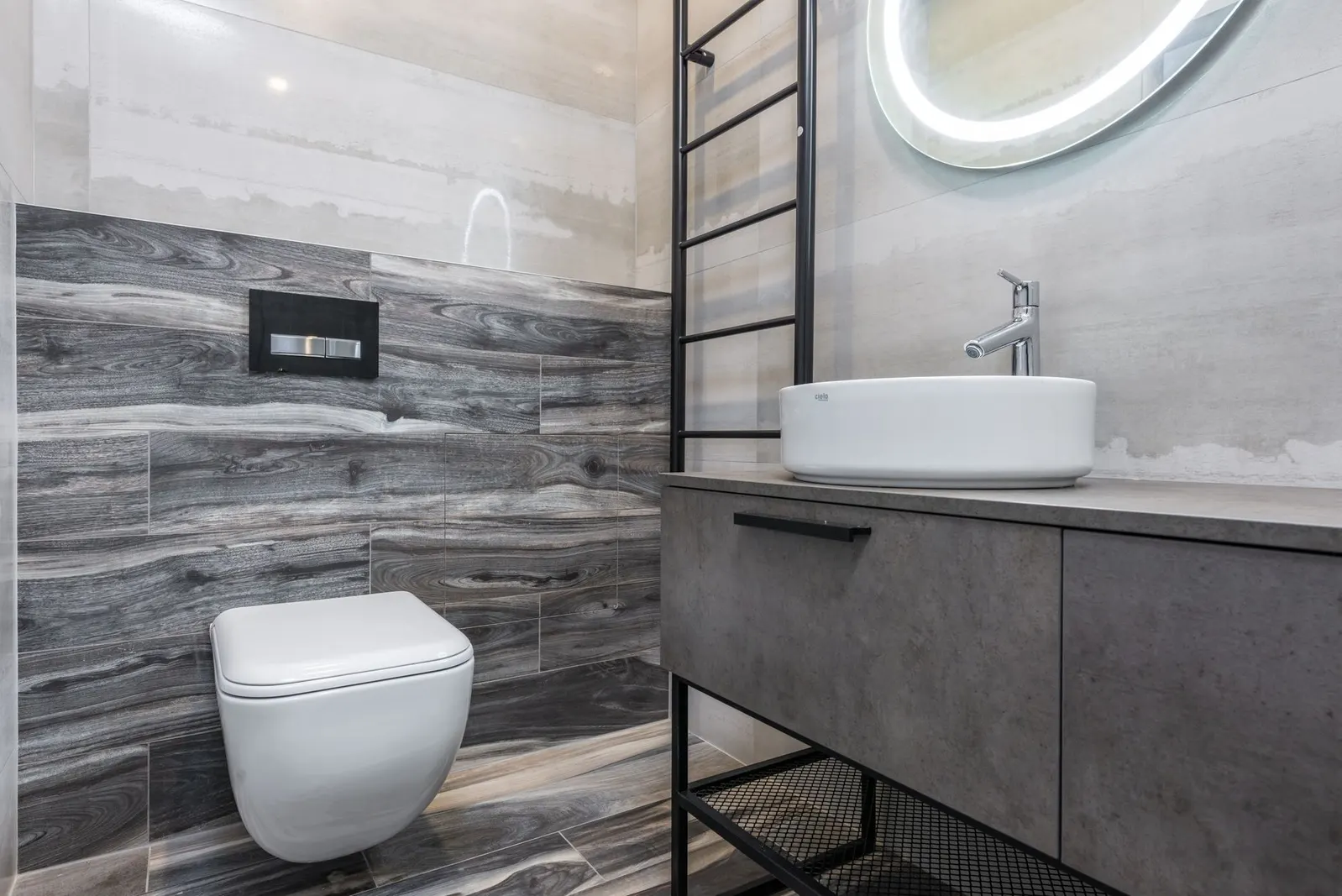 Apartamento 2 dormitórios à venda em Vila Ede, São Paulo — Banheiro
