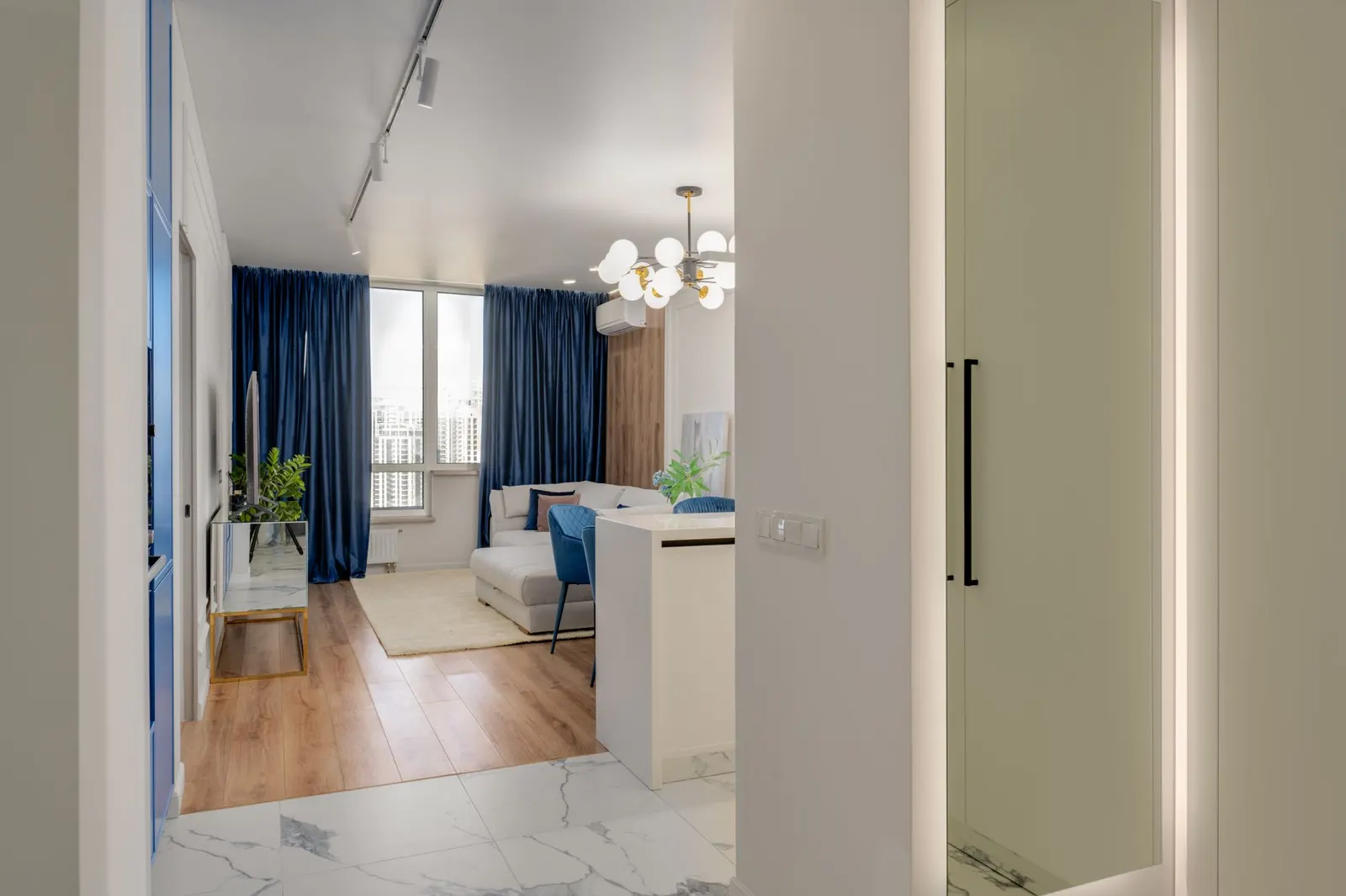 Apartamento 5 dormitórios à venda e para locação em Vila Cosmopolita, São Paulo — Sala de estar