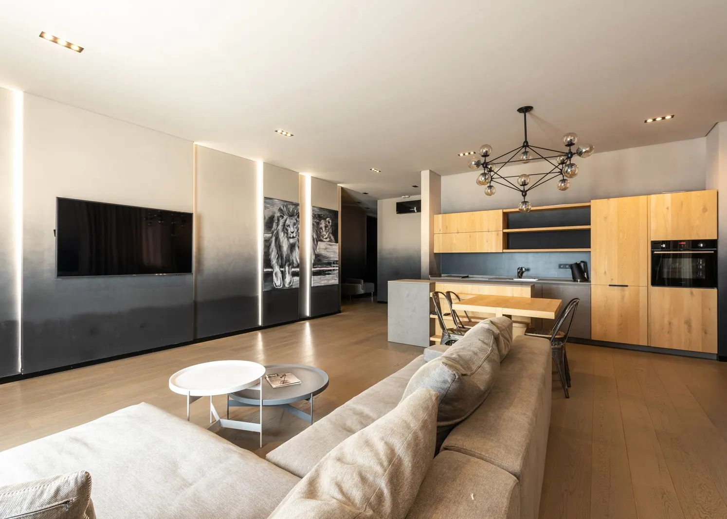 Studio para locação em Romulo Naldi, São Paulo — Sala de estar