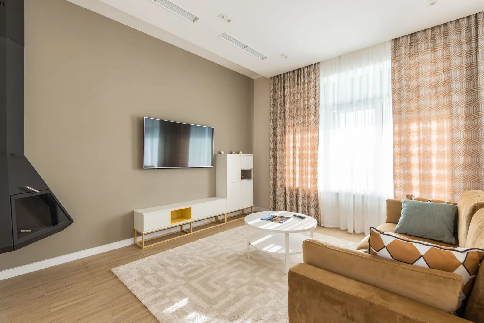 Apartamento 2 dormitórios para locação em Jardim Vicente e Jardim Edith, São Paulo — Sala de estar