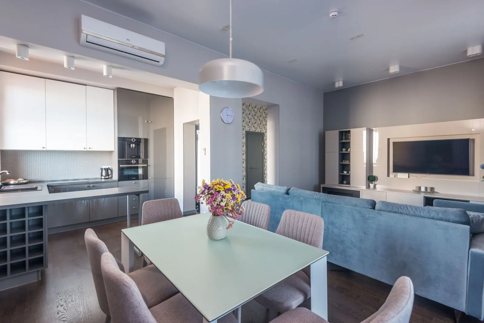 Apartamento 4 dormitórios à venda em Vila Mazzei, São Paulo — Sala de estar