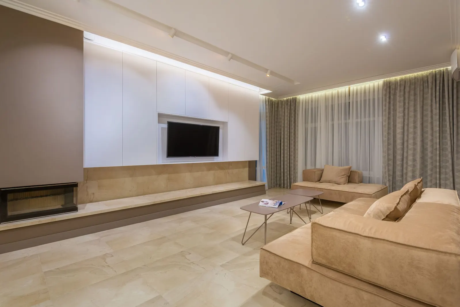 Casa 3 dormitórios para locação em Jardim Presidente, São Paulo — Sala de estar