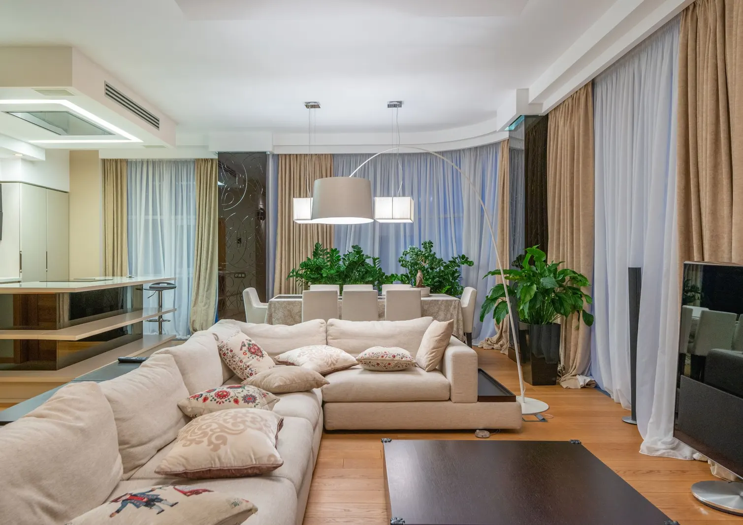 Apartamento 2 dormitórios à venda em Piraporinha, São Paulo — Sala de estar