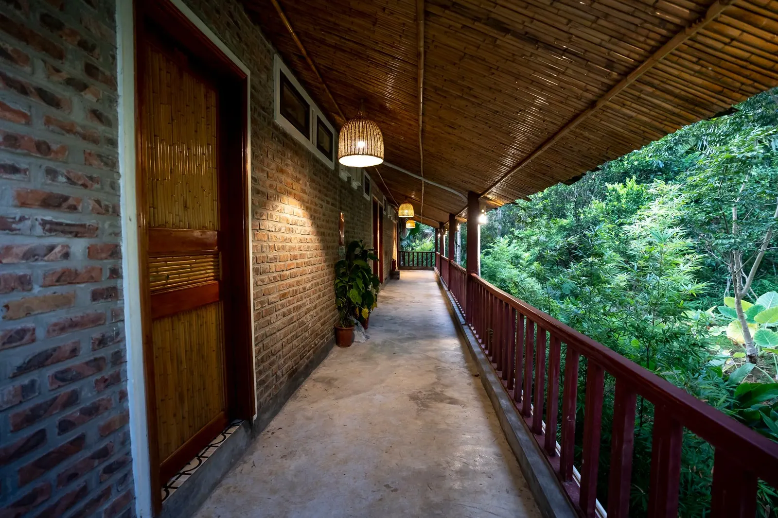 Home Club Residence — Vista