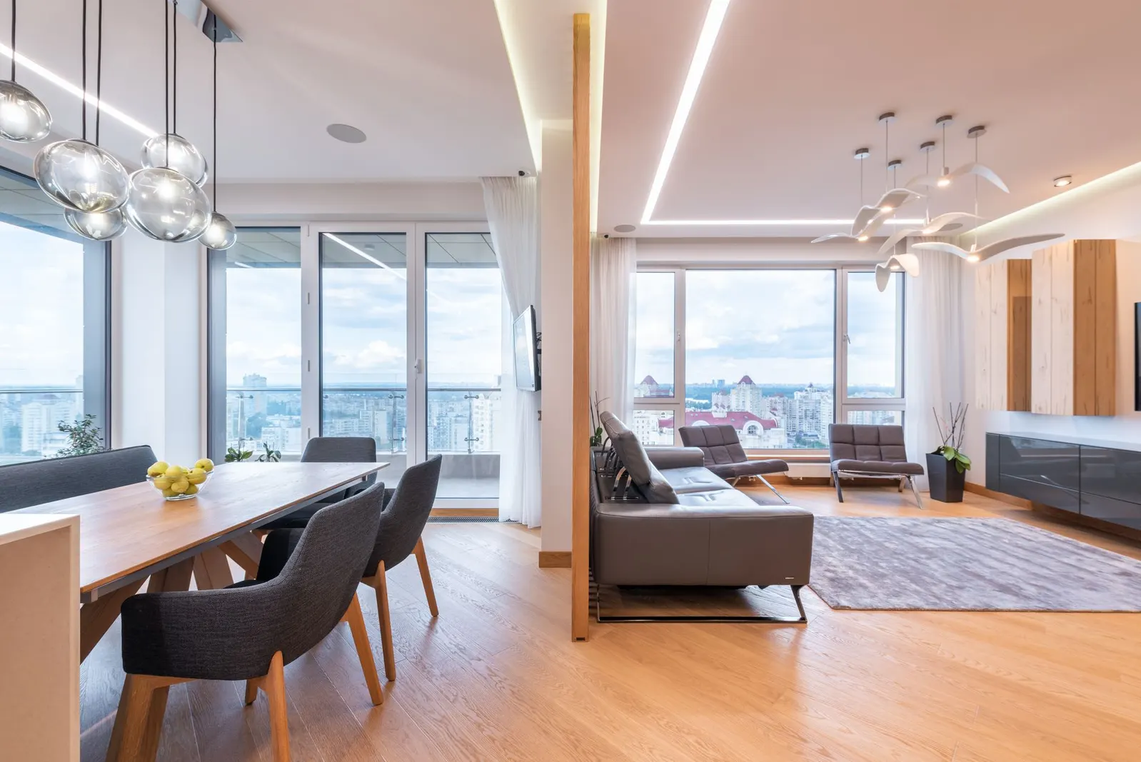 Apartamento 2 dormitórios para locação em Nova São Roque, São Paulo — Sala de estar