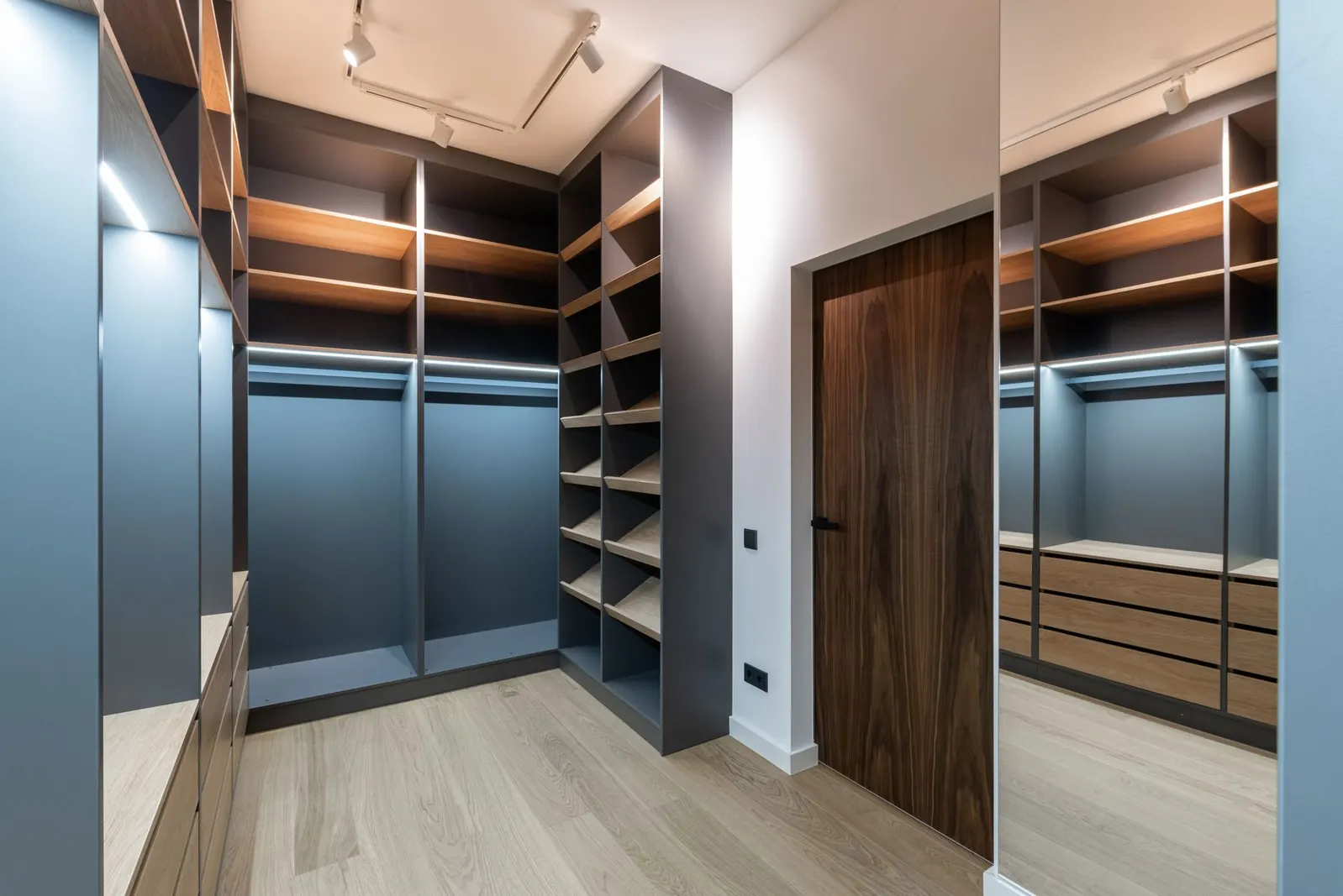 Apartamento 2 dormitórios para locação em Vila Itaim, São Paulo — Closet