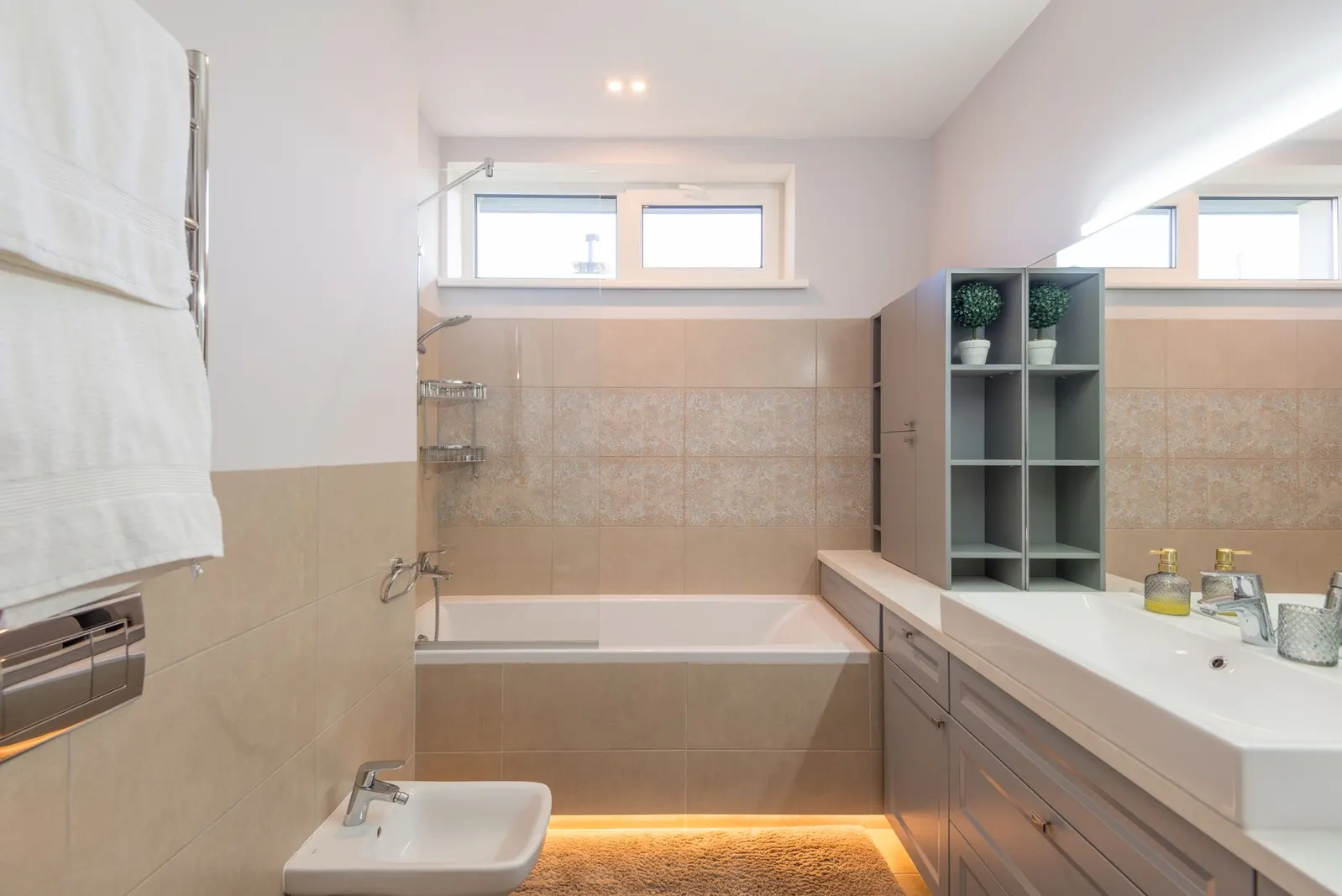 Apartamento 3 dormitórios para locação em Vila do Bosque, São Paulo — Banheiro