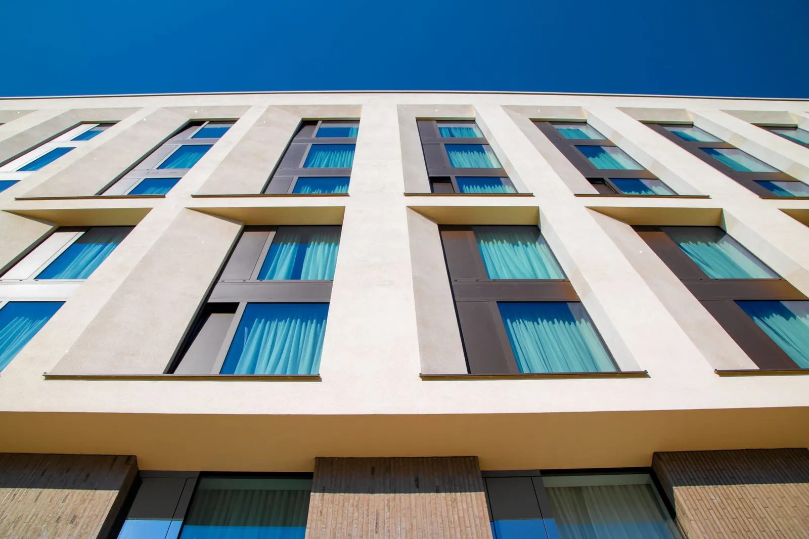 Up Living — Fachada