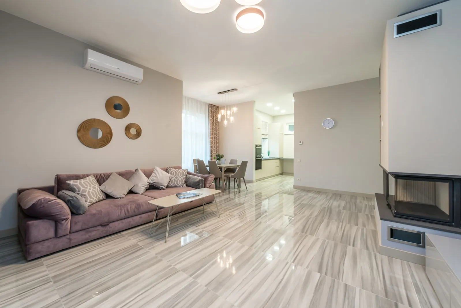 Apartamento 4 dormitórios para locação em Parque Cocaia VI, São Paulo — Sala de estar