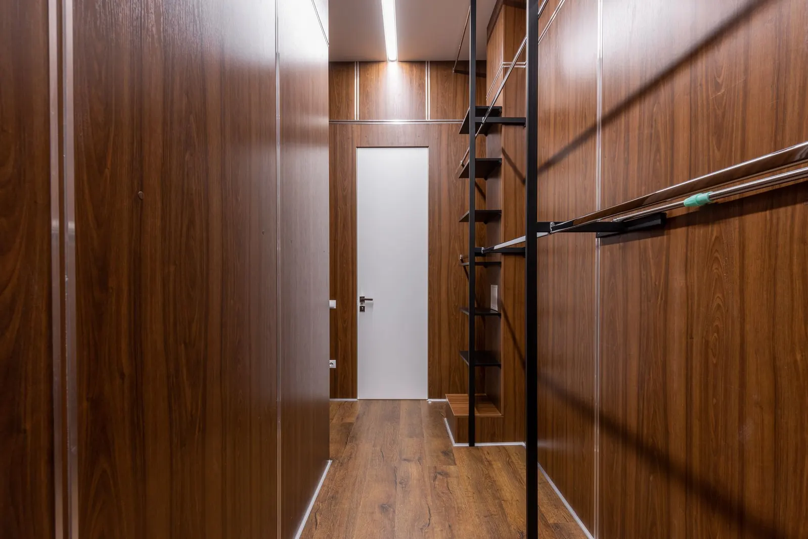 Cobertura 2 dormitórios à venda e para locação em Francisco Capara, São Paulo — Closet