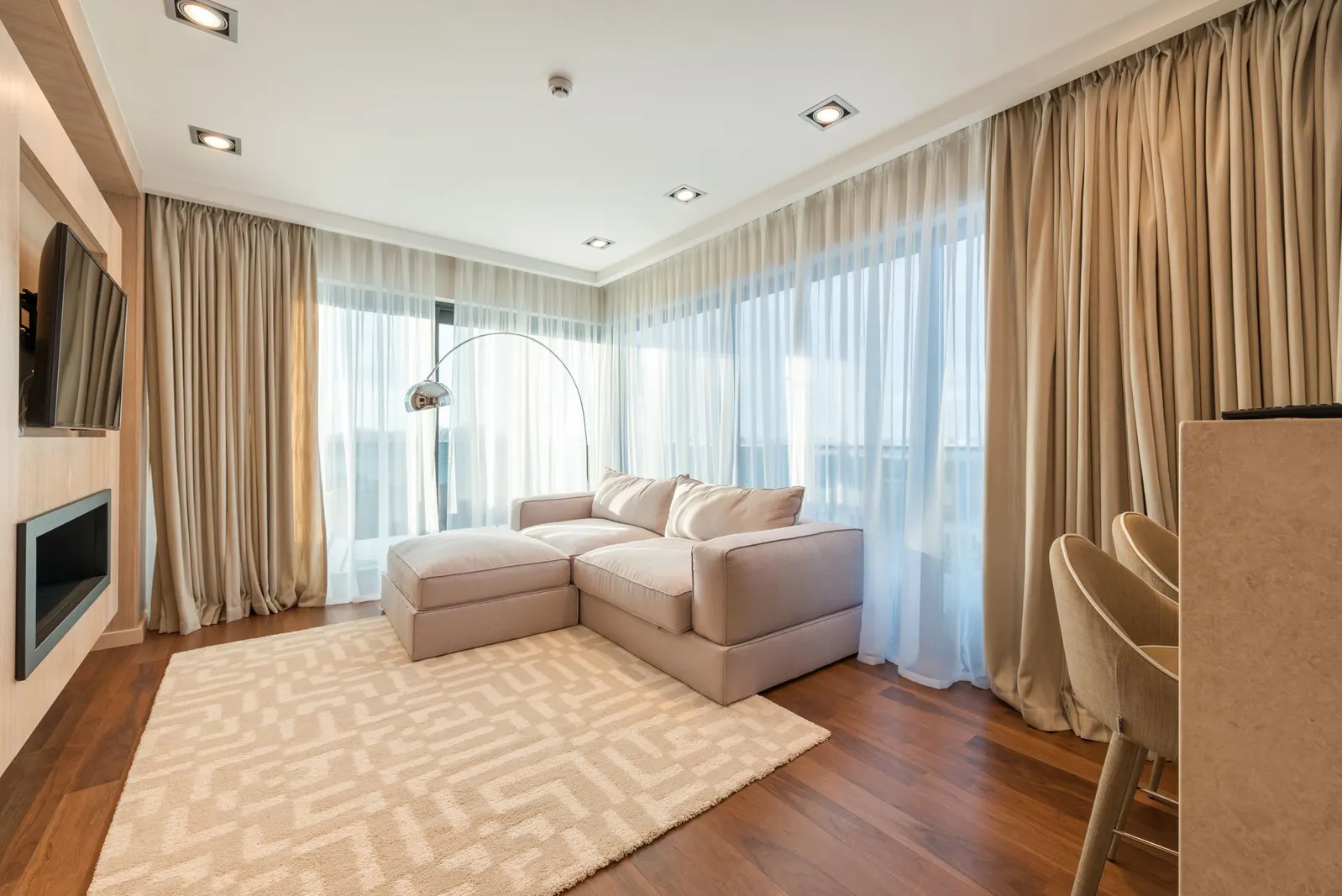 Studio para locação em Morro Oriente/Regina, São Paulo — Sala de estar