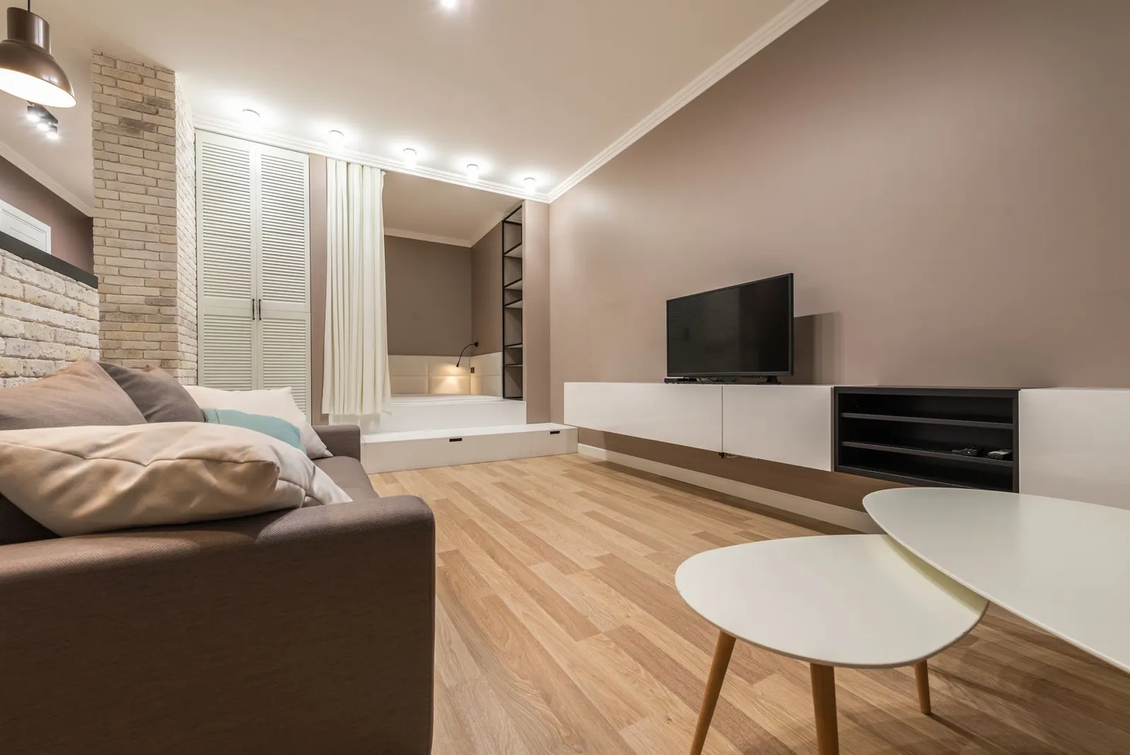Studio para locação em Parque Cocaia VI, São Paulo — Sala de estar