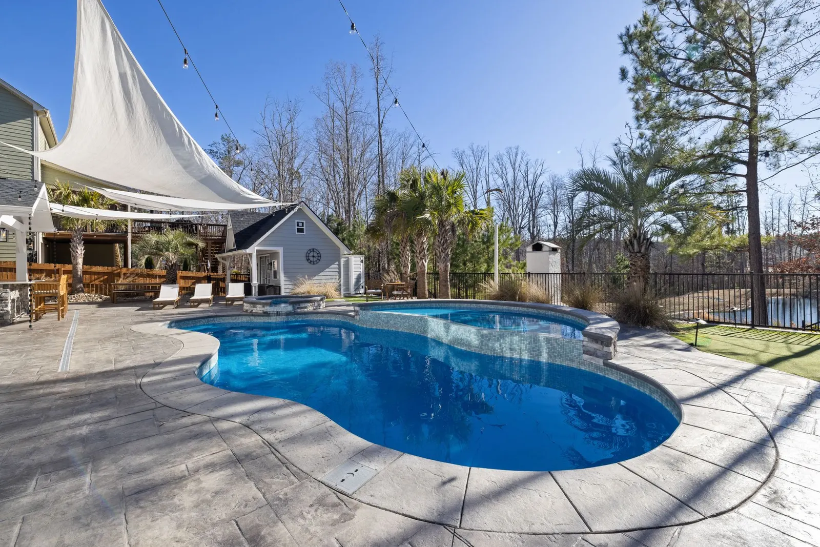 Casa 2 dormitórios à venda em Parelheiros, São Paulo — Piscina