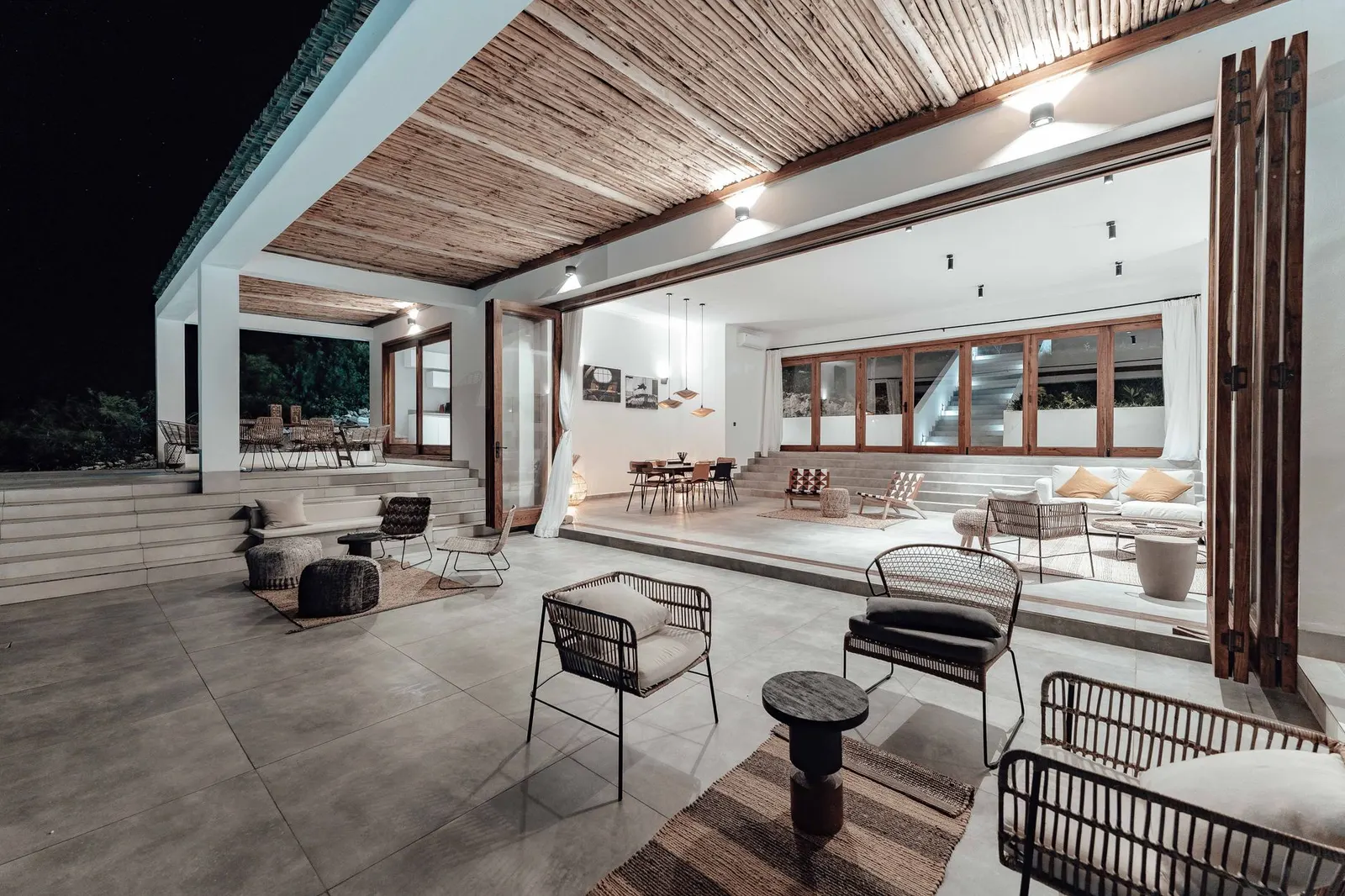 Casa 4 dormitórios à venda em Jardim D'Abril, São Paulo — Sala de estar