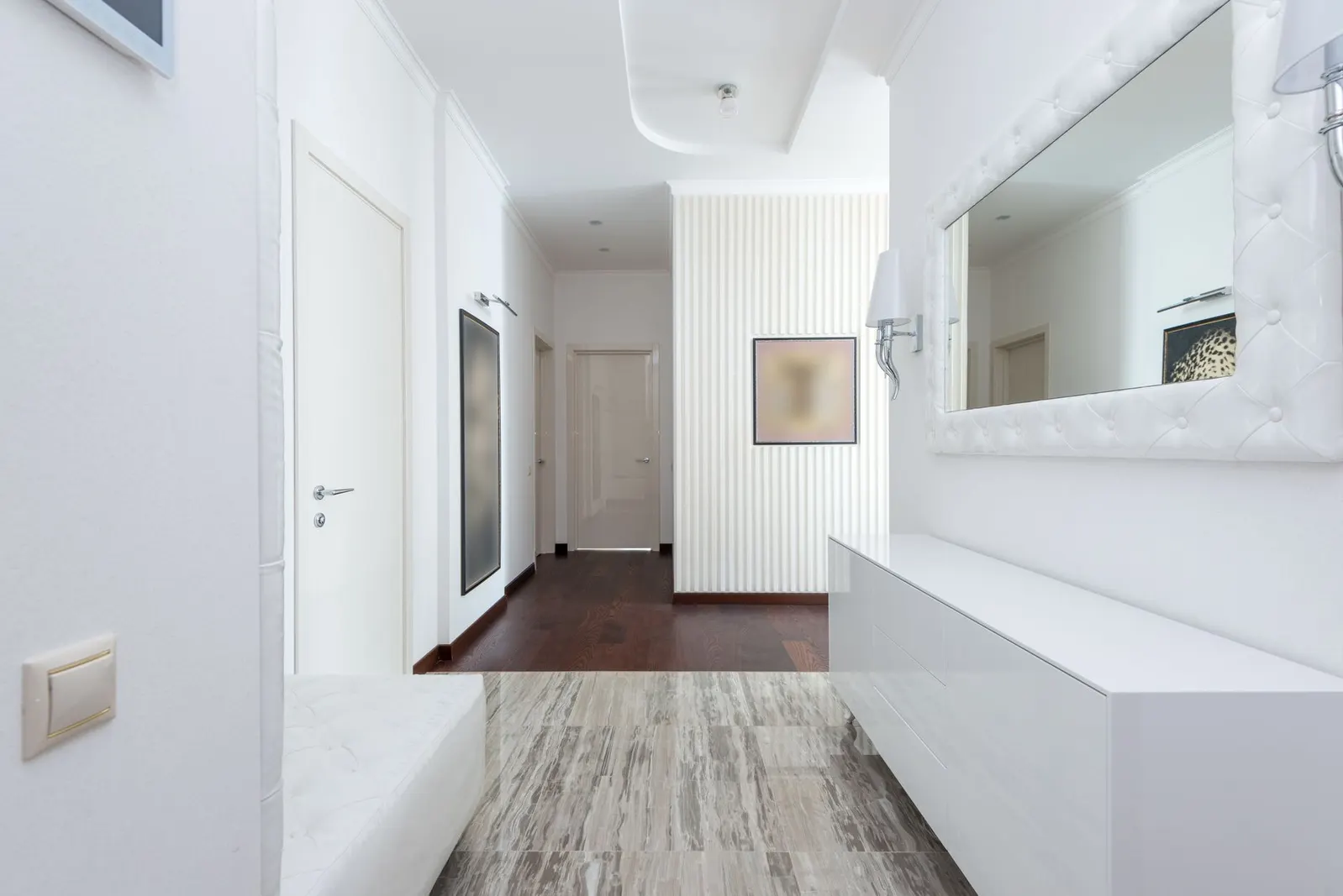 Apartamento 3 dormitórios para locação em Parelheiros, São Paulo — Hall de entrada