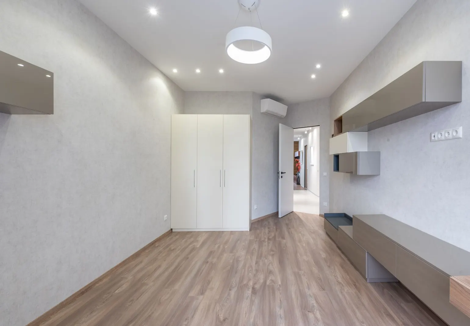 Apartamento 3 dormitórios à venda em Jardim Comercial II, São Paulo — Closet