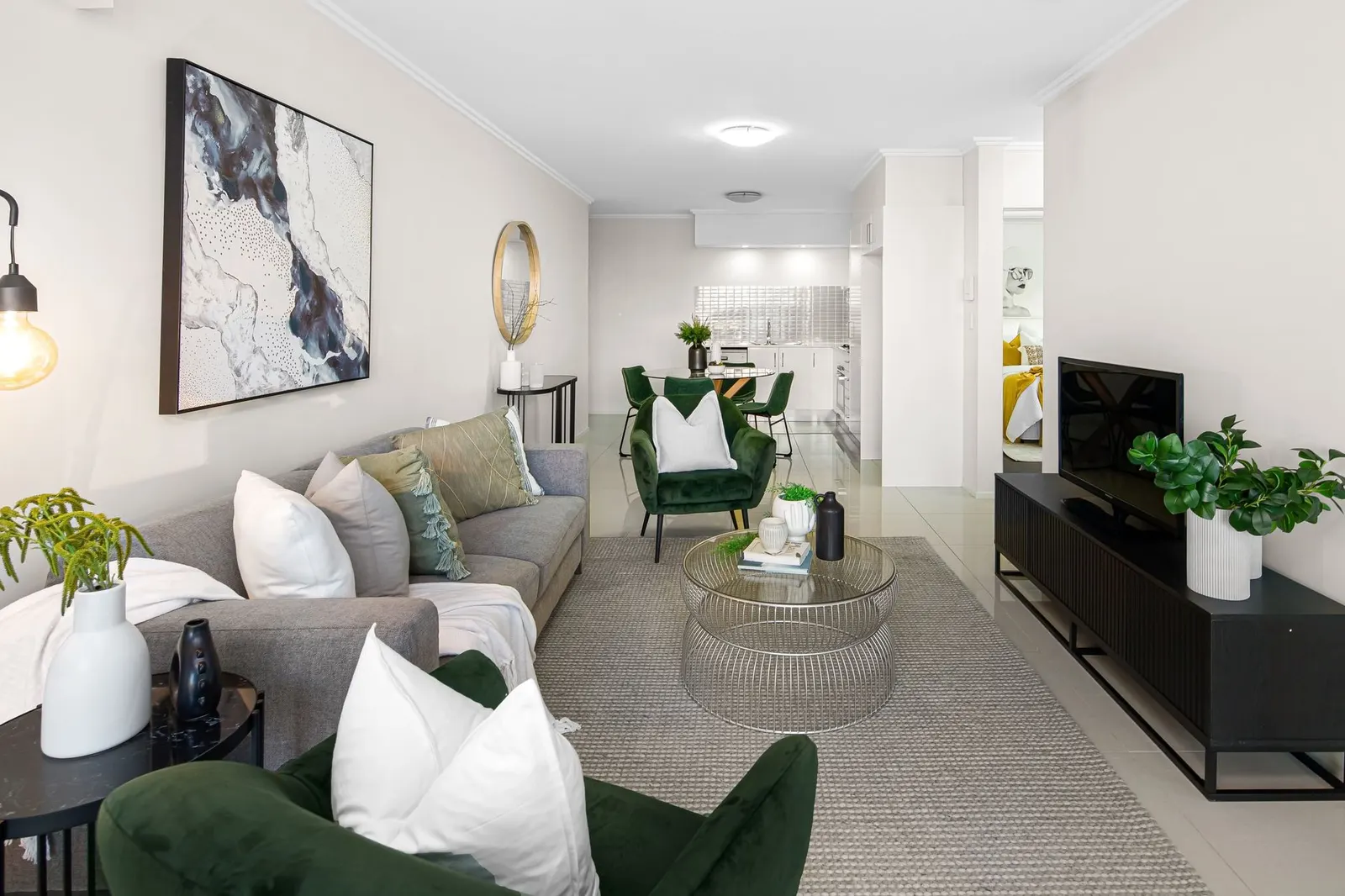 Apartamento 3 dormitórios à venda em Morro Oriente/Regina, São Paulo — Sala de estar