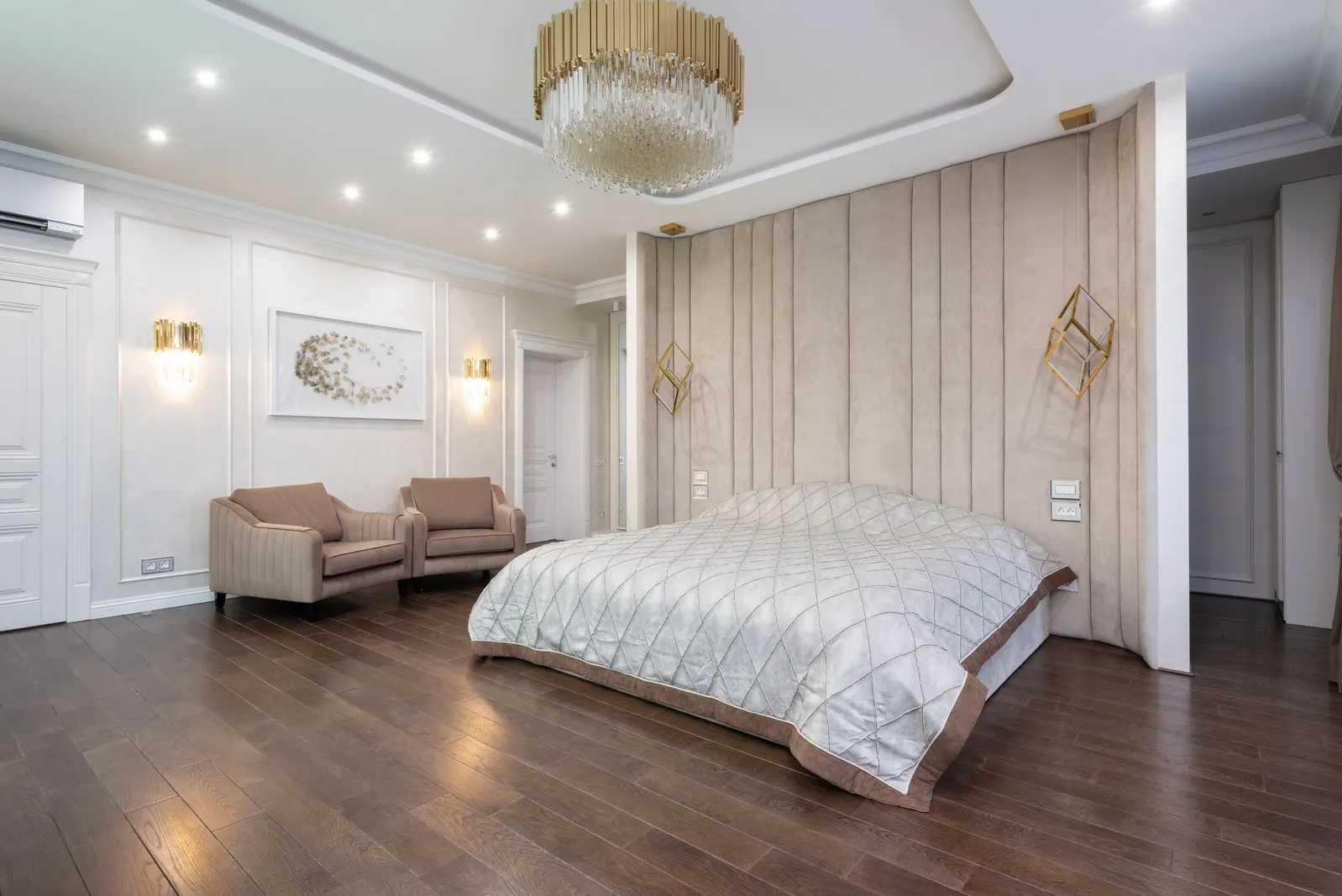 Apartamento 3 dormitórios à venda em Morro Oriente/Regina, São Paulo — Suíte