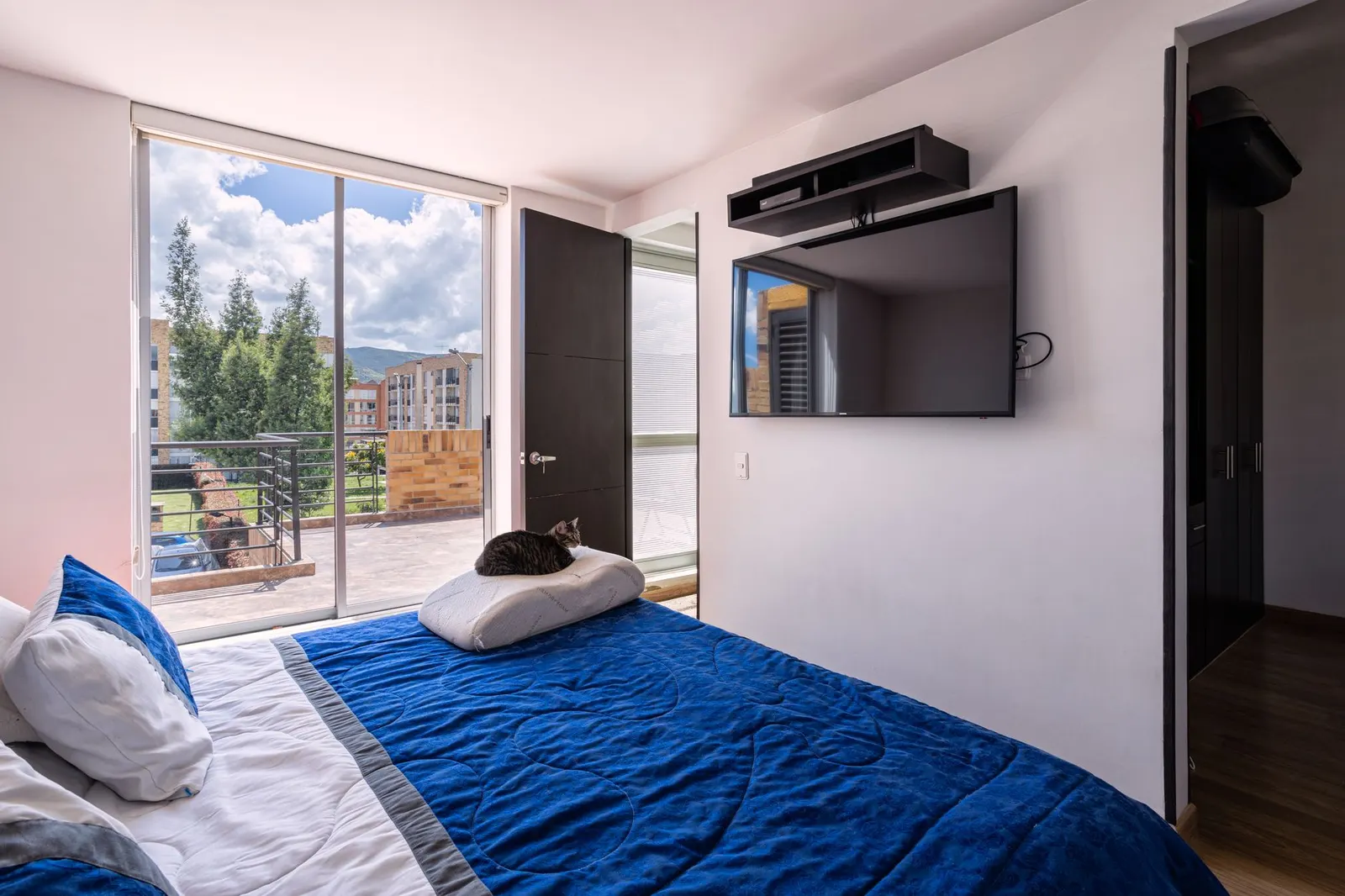 Apartamento 3 dormitórios à venda em Morro Oriente/Regina, São Paulo — Sala de estar