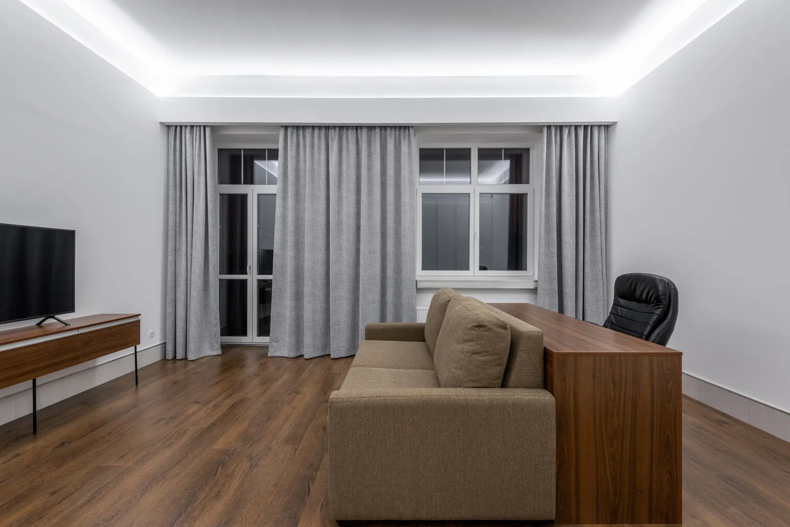 Studio à venda e para locação em Parelheiros, São Paulo — Sala de estar