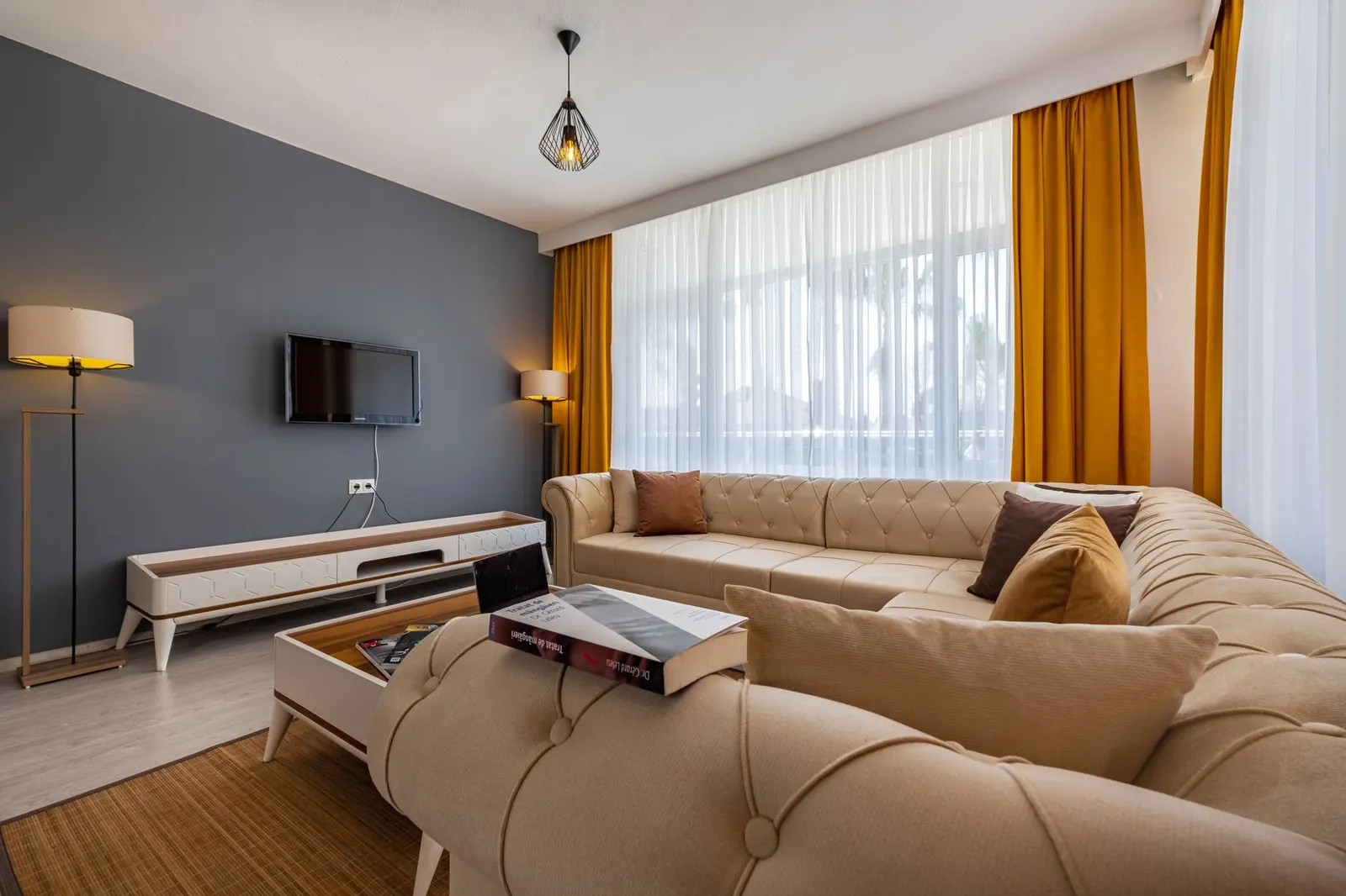 Apartamento 2 dormitórios à venda em Parque Maria Alice, São Paulo — Sala de estar