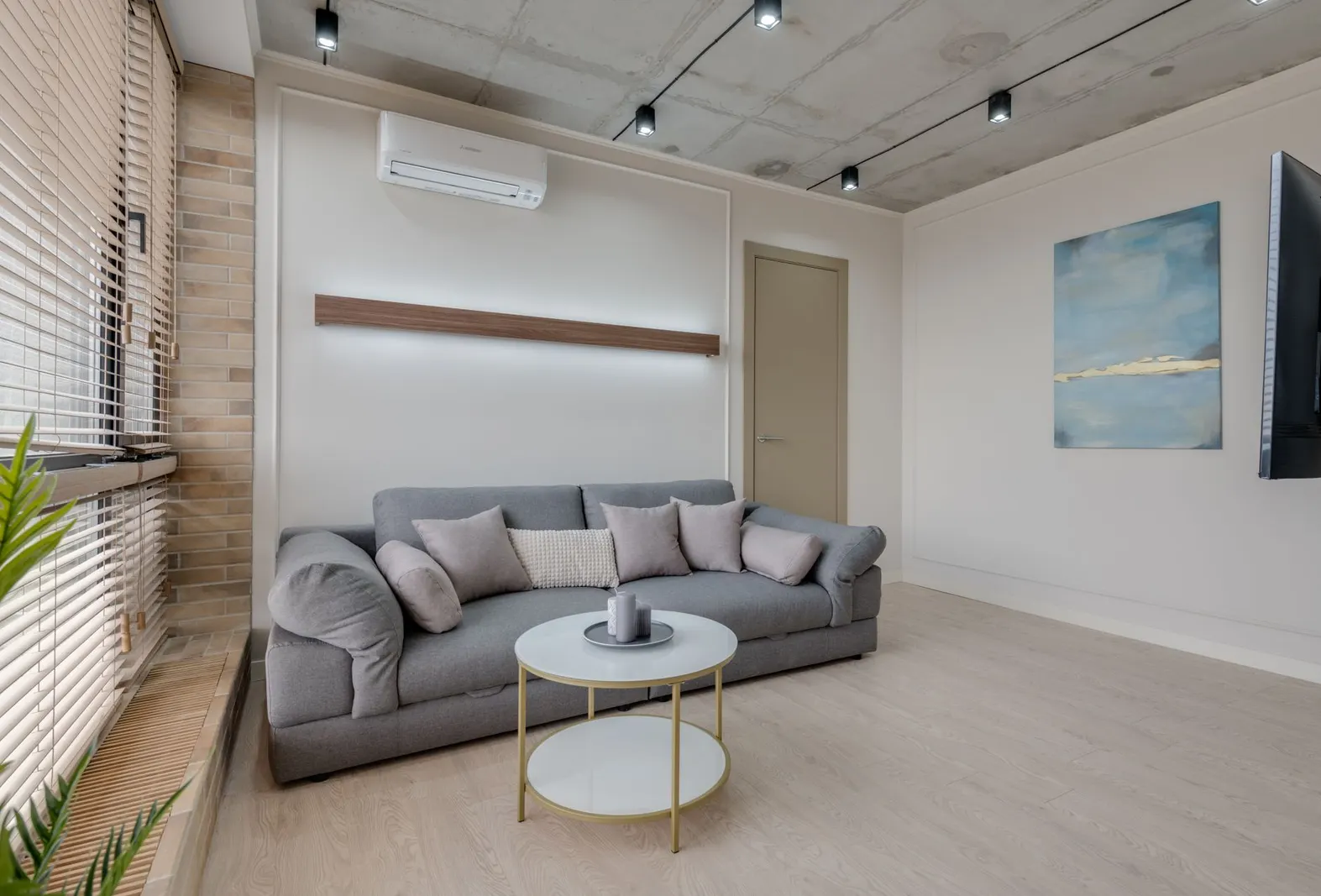 Apartamento 3 dormitórios à venda e para locação em Cirenaica ou M. Luíza do Espírito Santo, São Paulo — Sala de estar