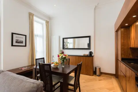 Apartamento 5 dormitórios para locação em Jardim Capelinha, São Paulo