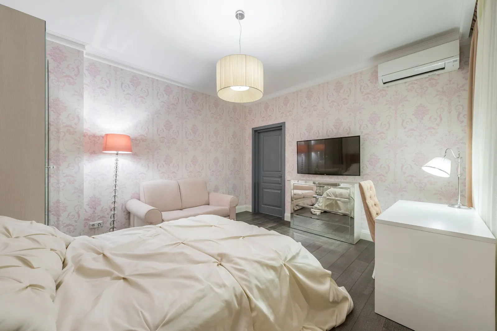Apartamento 5 dormitórios à venda em Pantanal 2, São Paulo — Quarto