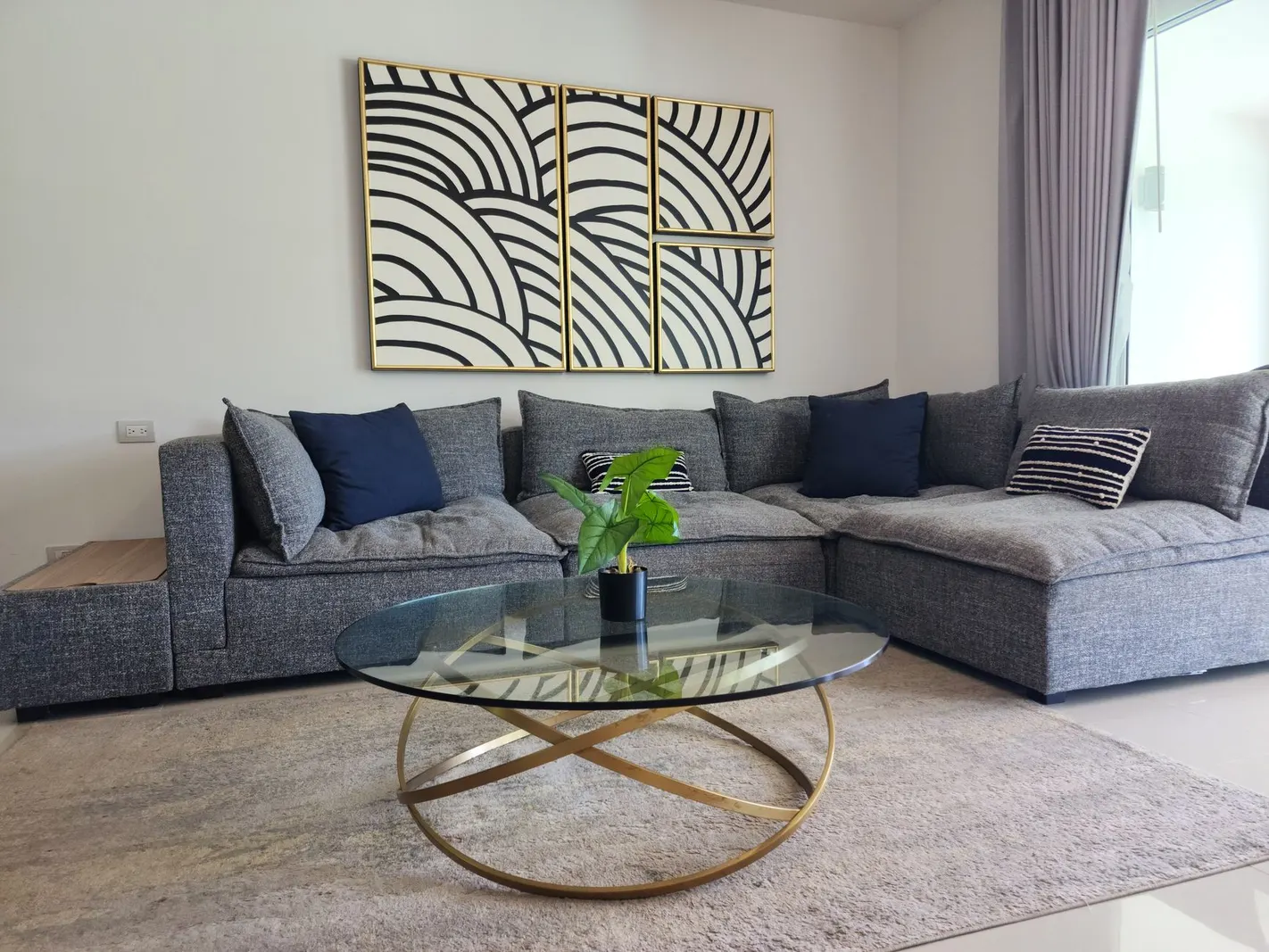 Apartamento 4 dormitórios à venda em Jardim Maggi, São Paulo — Sala de estar