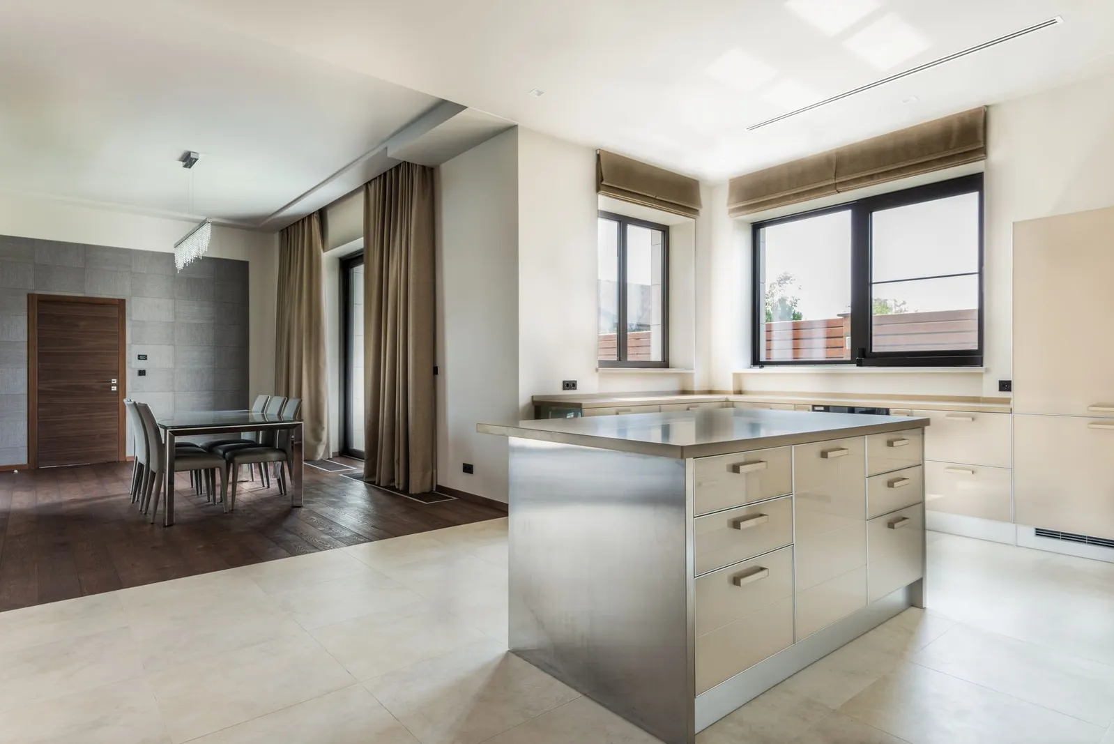 Casa 4 dormitórios à venda em Vila Dania Mungo Park, São Paulo — Sala de jantar