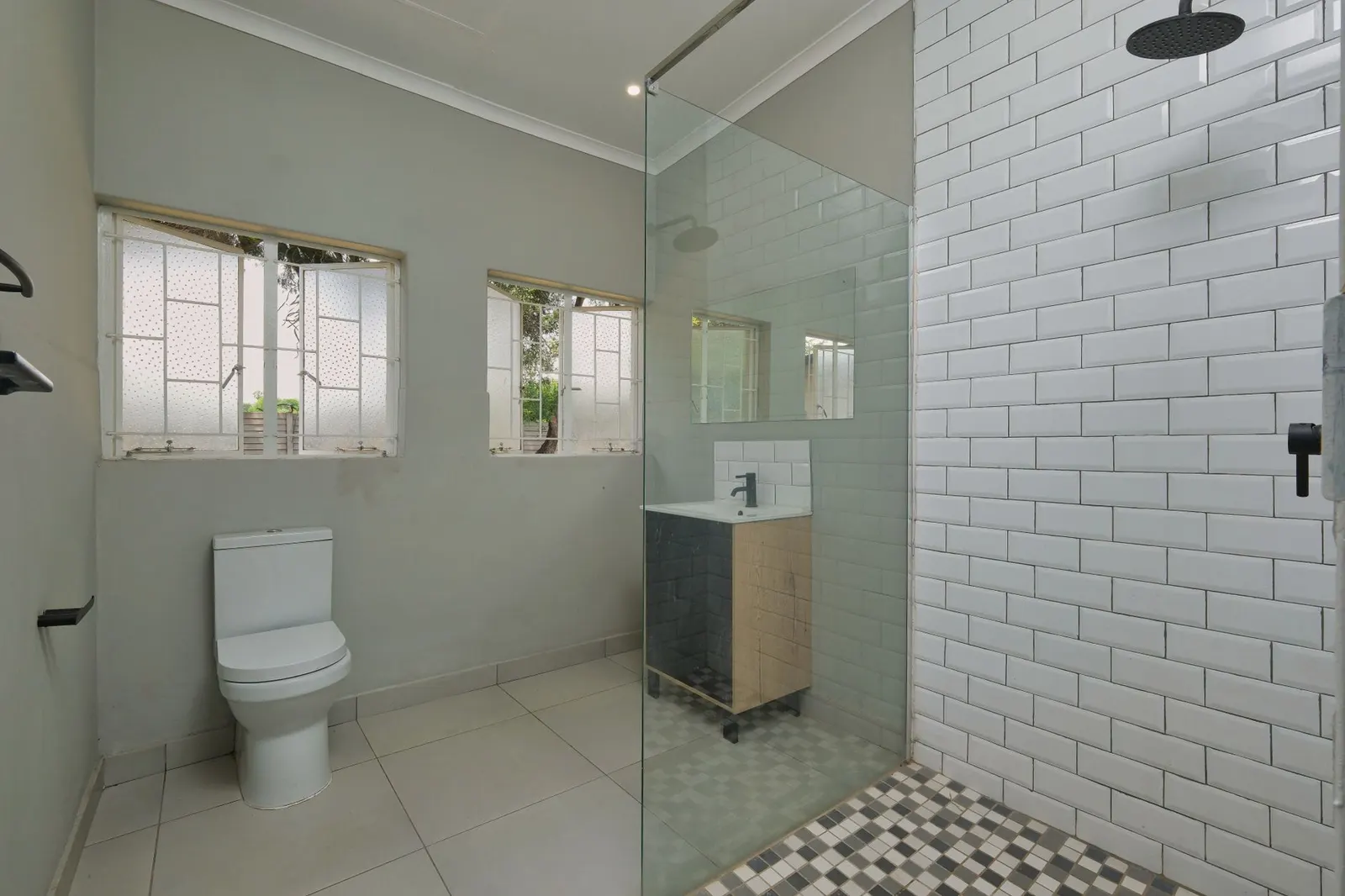 Casa 4 dormitórios à venda em Vila Dania Mungo Park, São Paulo — Banheiro