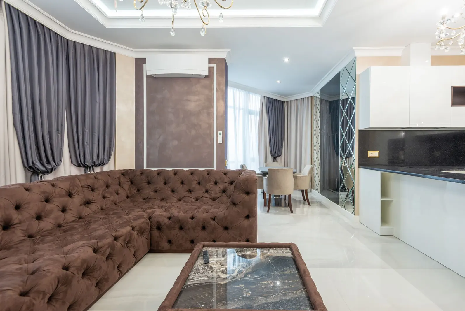 Apartamento 3 dormitórios para locação em Jardins, São Paulo — Sala de estar