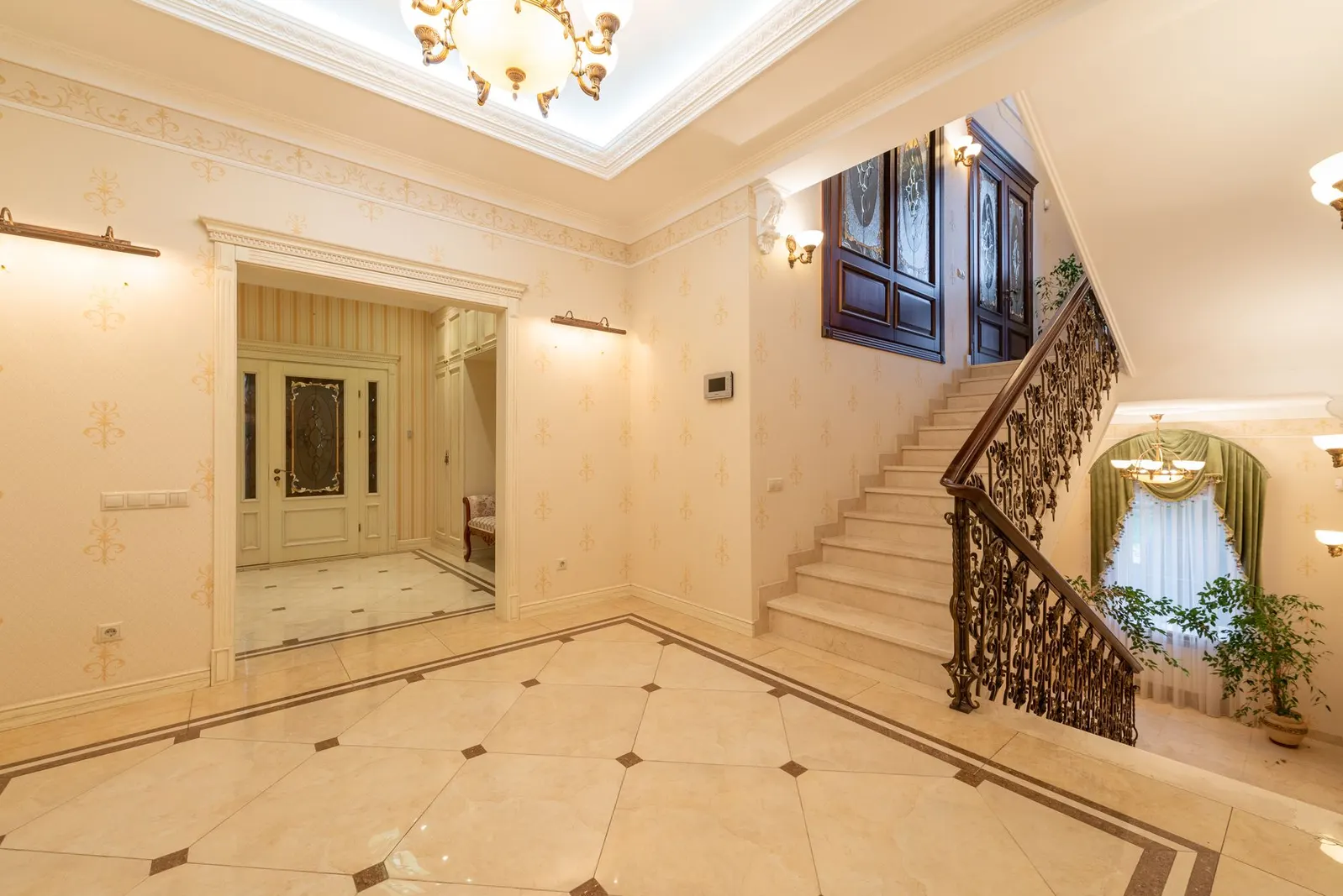 Apartamento 4 dormitórios à venda em Vila Itaim, São Paulo — Hall de entrada