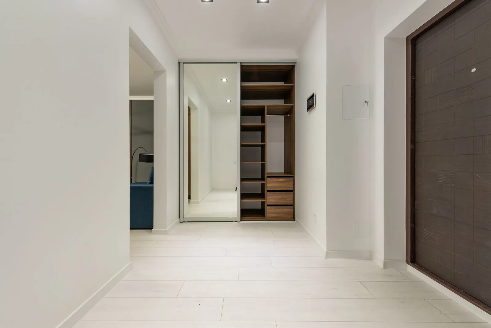 Apartamento 4 dormitórios à venda em Fernão Mendes Pinto, São Paulo — Hall de entrada