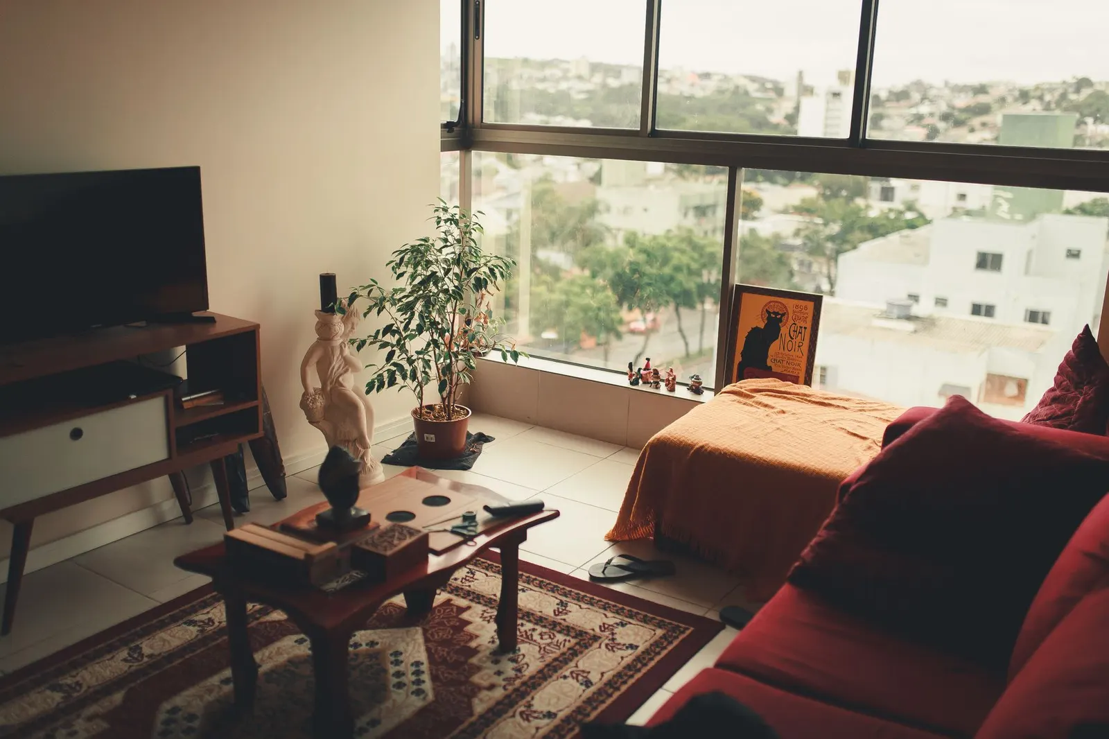 Apartamento 4 dormitórios à venda em Fernão Mendes Pinto, São Paulo — Sala de estar