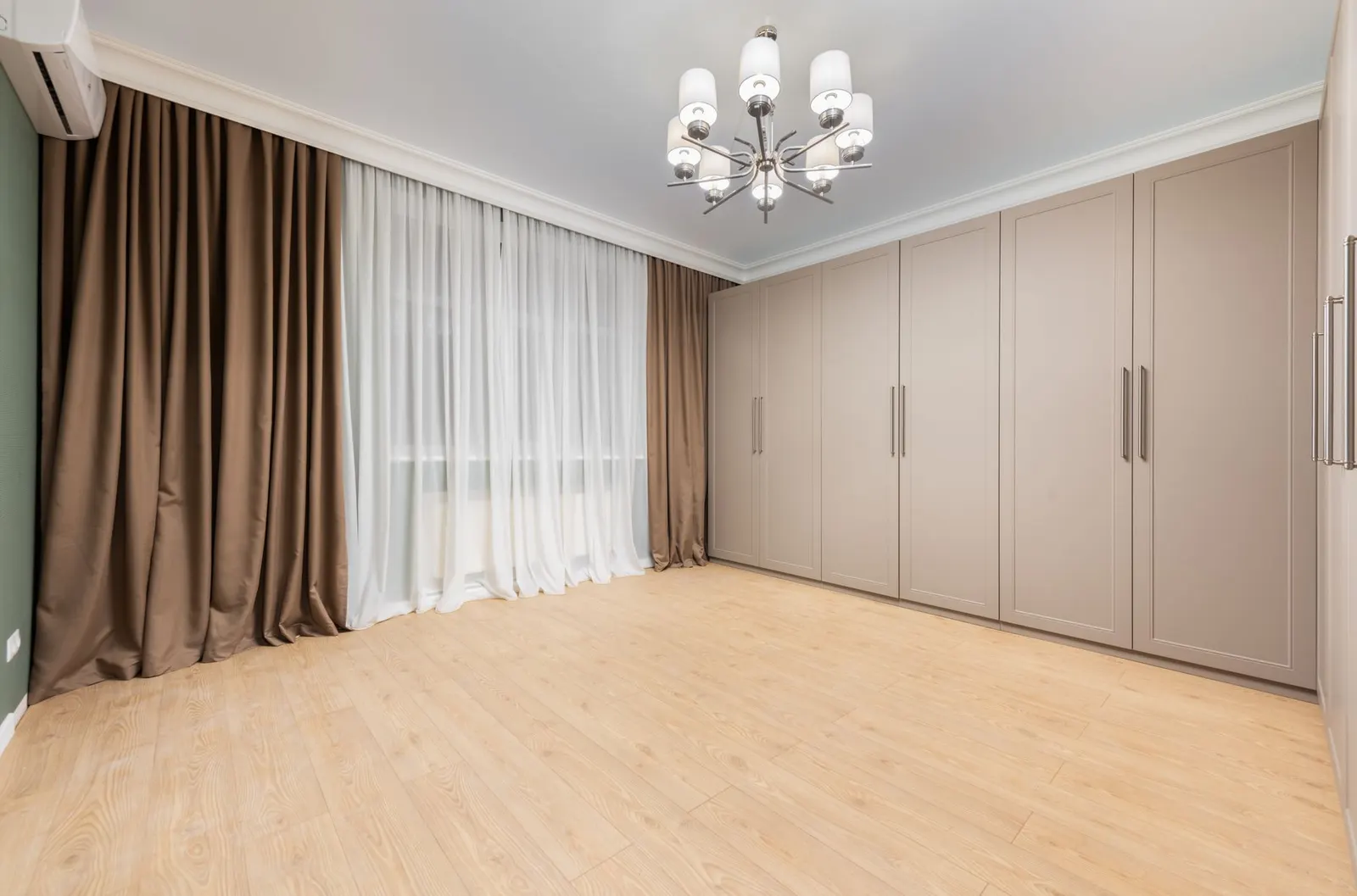 Apartamento 2 dormitórios à venda em Jardim Macedônia, São Paulo — Closet