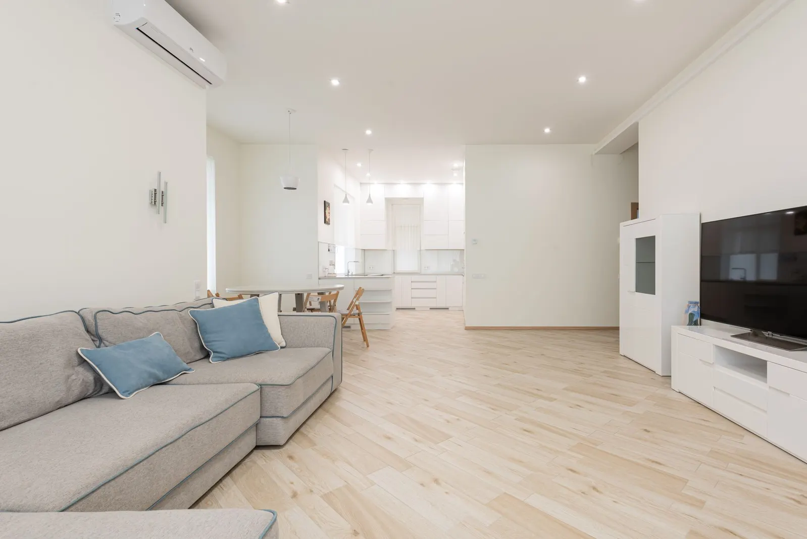Apartamento 1 dormitório à venda e para locação em Tapuia, São Paulo — Sala de estar