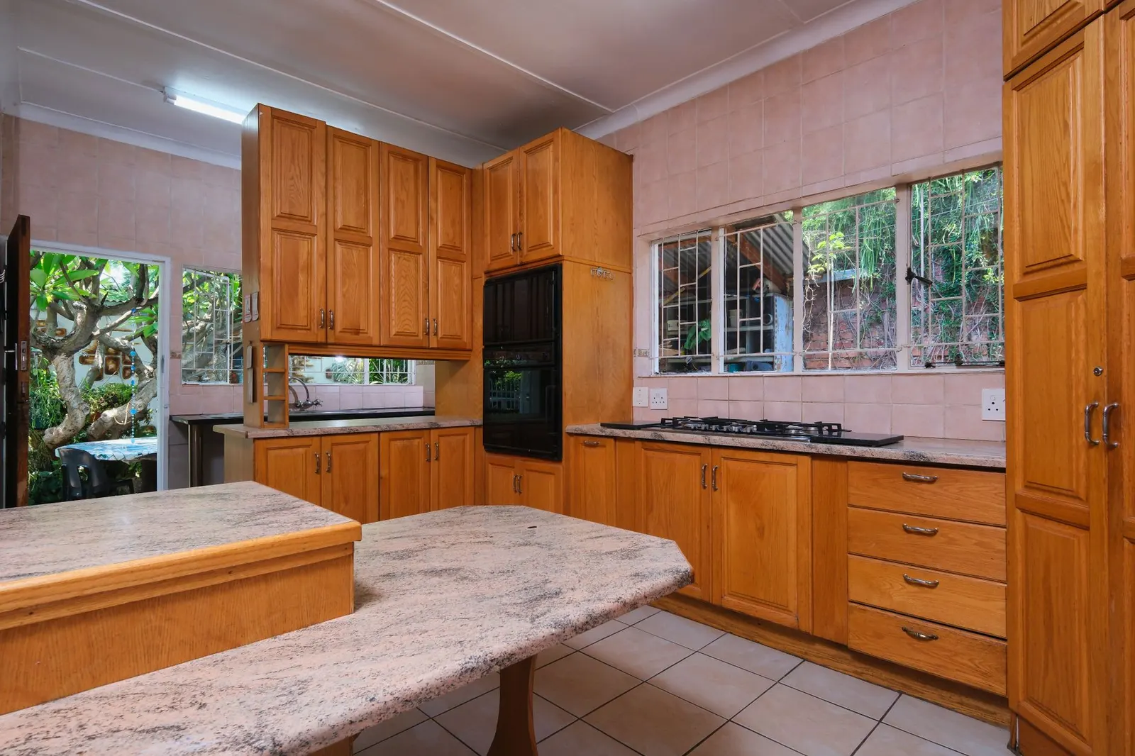 Casa 2 dormitórios para locação em Taba, São Paulo — Cozinha
