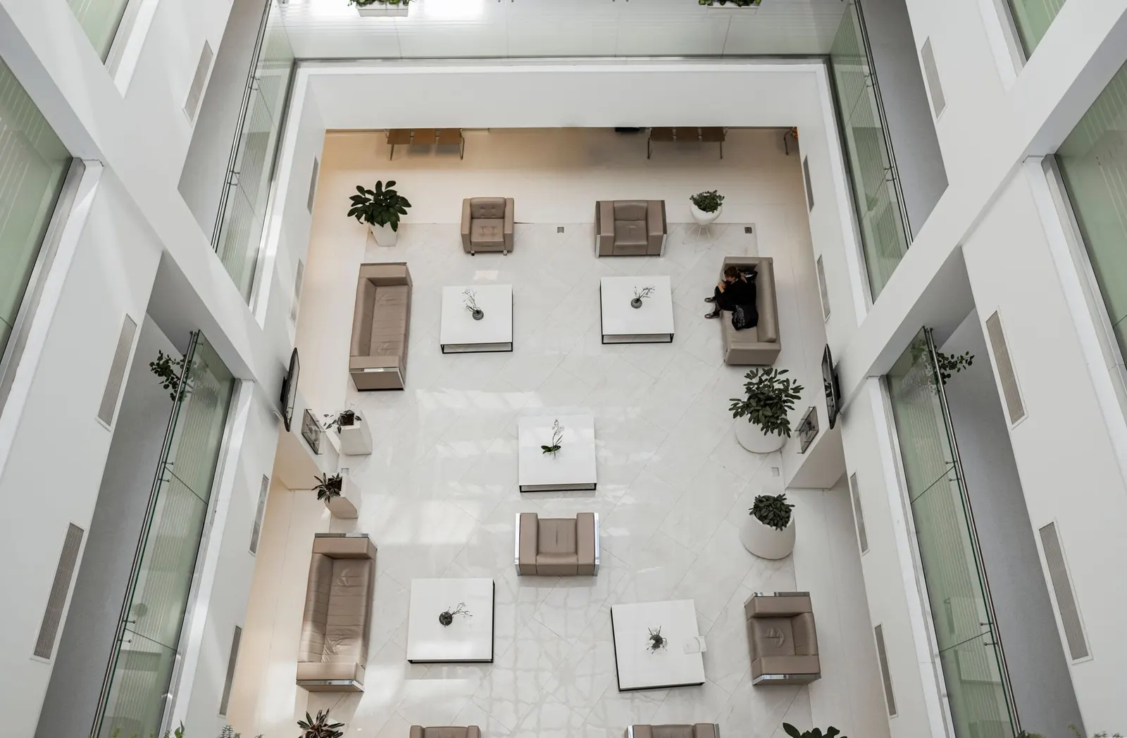 Apartamento 4 dormitórios à venda em Jardim Rodolfo Pirani III, São Paulo — Hall de entrada