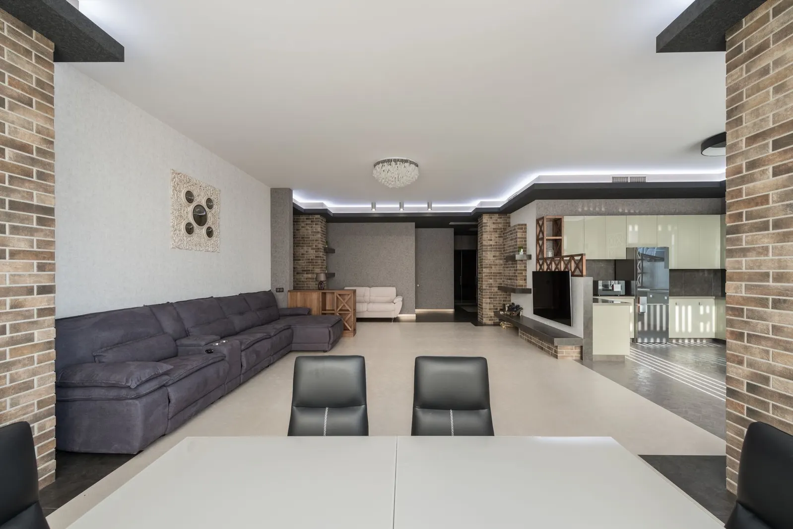 Apartamento 3 dormitórios à venda e para locação em Vila Moinho Velho, São Paulo — Sala de estar