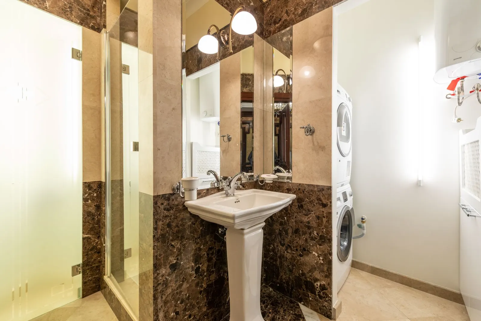 Studio para locação em Álvaro Ferreira, São Paulo — Banheiro