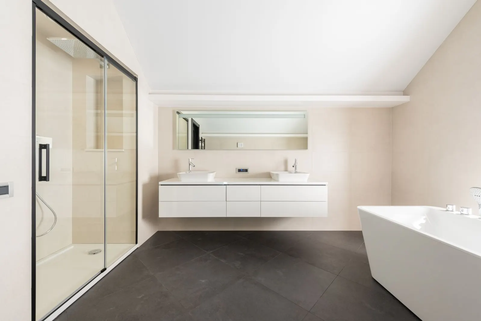 Studio para locação em Vila Operária (Santo Amaro), São Paulo — Banheiro