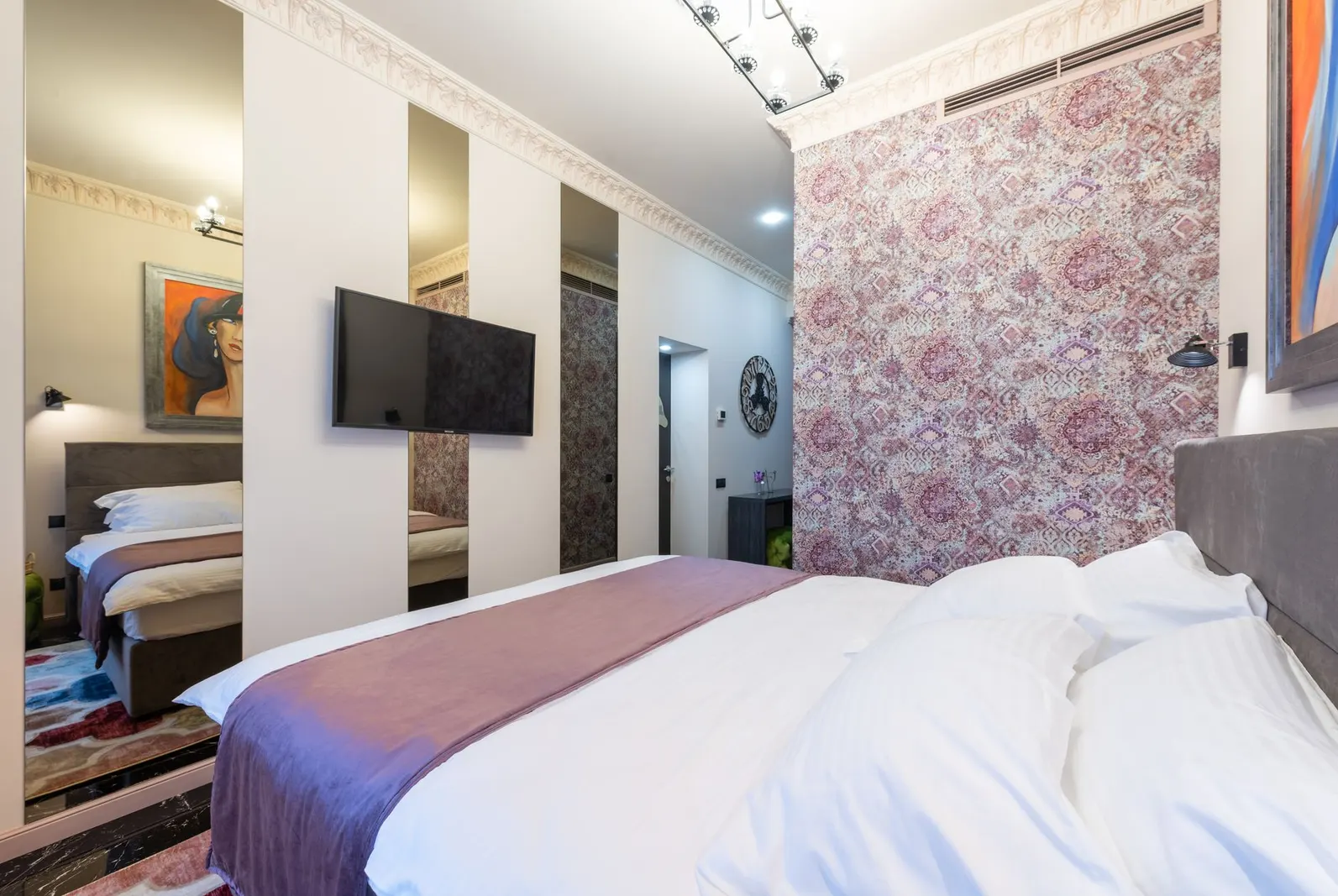 Apartamento 5 dormitórios para locação em Amélia (Santo Amaro), São Paulo — Suíte