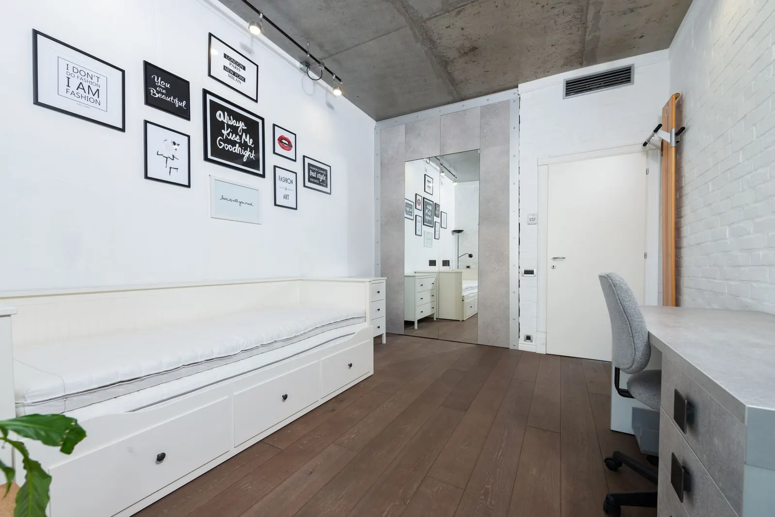 Apartamento 2 dormitórios à venda e para locação em Vila Palmeira, São Paulo — Closet
