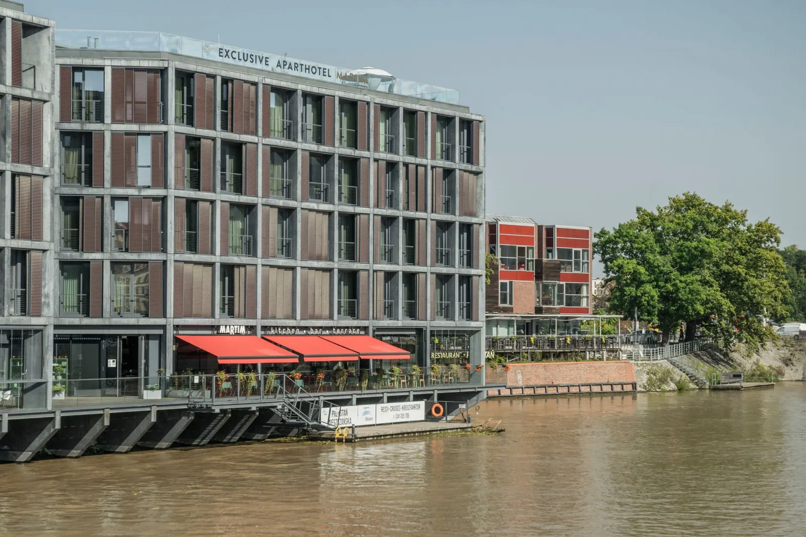 Apartamento 2 dormitórios à venda e para locação em Jardim Rubi, São Paulo — Fachada
