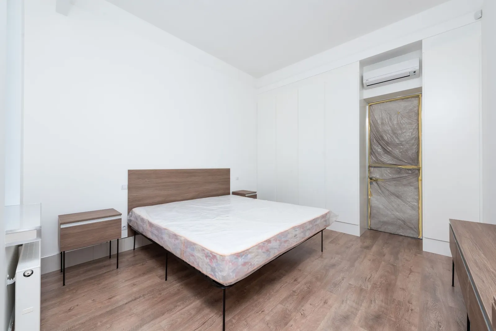 Apartamento 2 dormitórios à venda e para locação em Jardim Rubi, São Paulo — Quarto