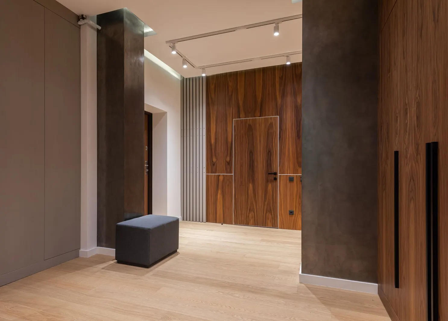 Apartamento 2 dormitórios à venda e para locação em Jardim Rubi, São Paulo — Hall de entrada